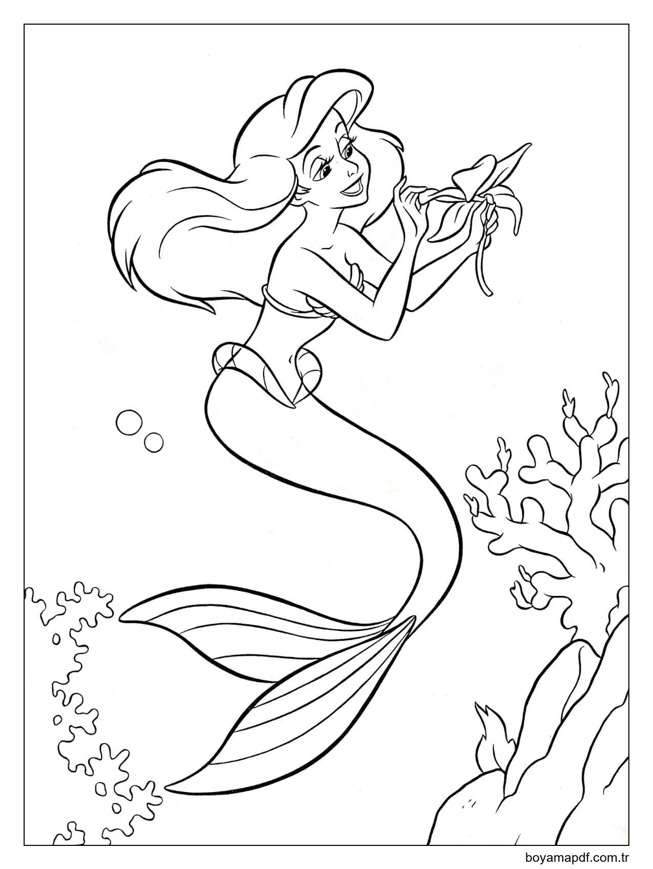 Çiçek Tutan deniz kızı Ariel Boyama Sayfası